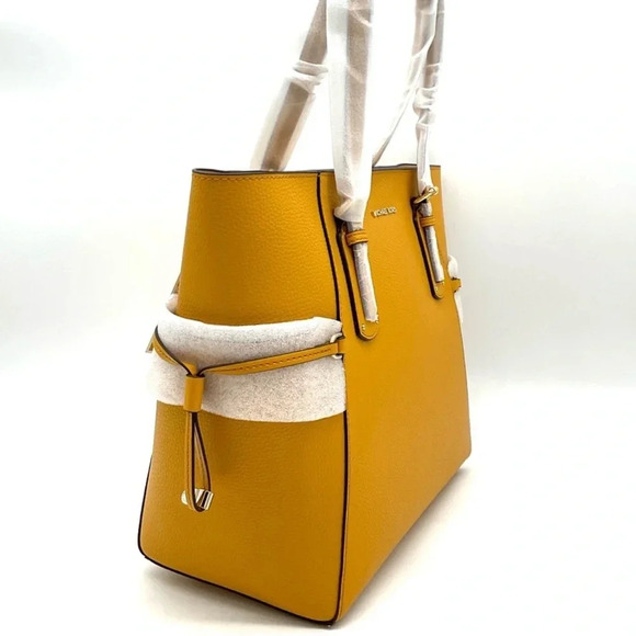 Michael Kors Voyager EW Tote Bag Leather Marigold - Picture 4 of 9